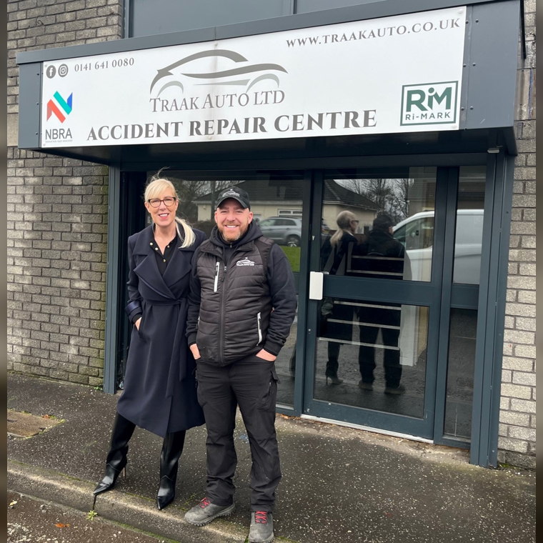 accident repair centre image